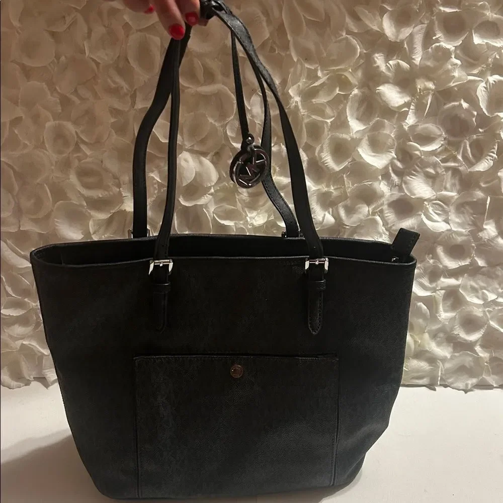 Michael Kors Elegant Black Tote